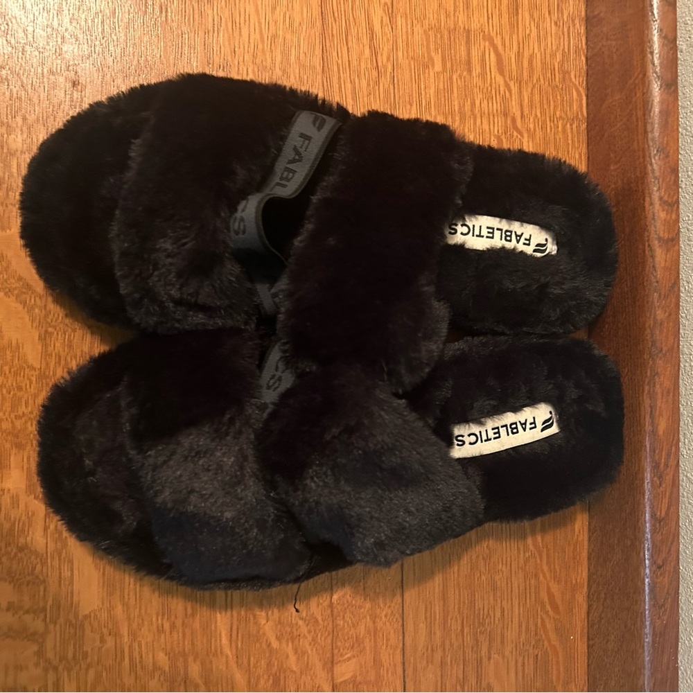 NEW FABLETICS Cozy Black Faux Fur Slides Sandals Size 10 - Picture 10 of 10